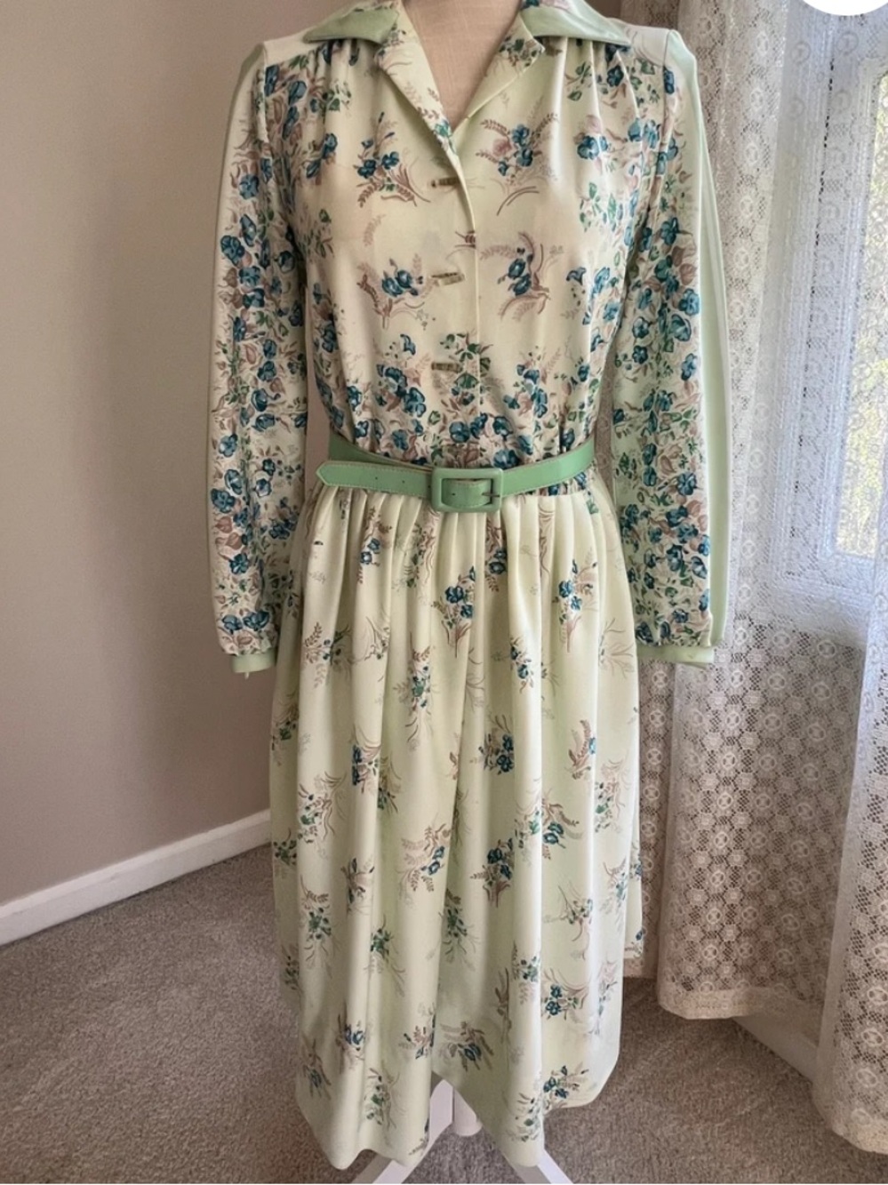 Vintage 70s Leslie Fay Mint Green Floral Long Sleeve Shirt Dress with Belt